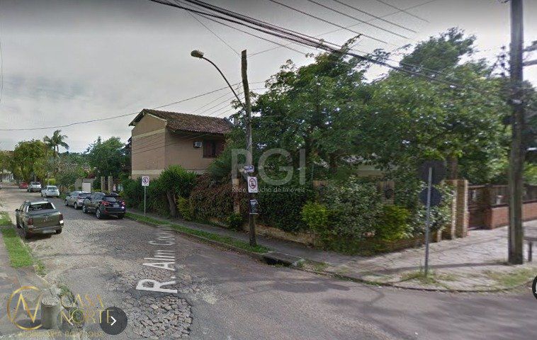 Casa à venda com 3 quartos, 350m², 1 suíte, 6 vagas, Rua Doutor Armando Barbedo no bairro Tristeza em Porto Alegre
