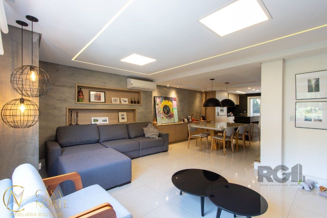 Casa à venda com 3 quartos, 296m², 1 suíte, 2 vagas, Rua Doutor David de Azevedo Gusmão no bairro Jardim Isabel em Porto Alegre