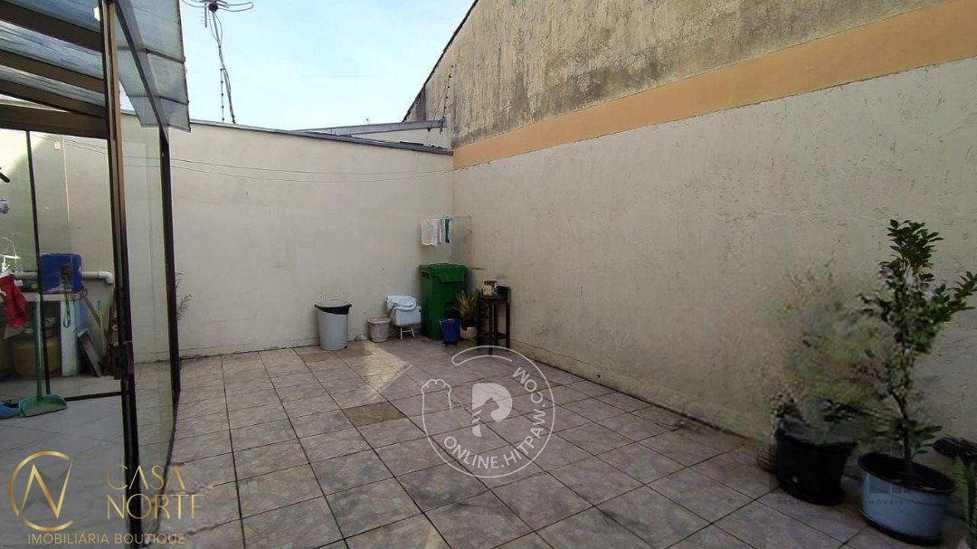 Sobrado à venda com 3 quartos, 179m², 1 suíte, 2 vagas, Rua Baldoino Bottini no bairro Hípica em Porto Alegre