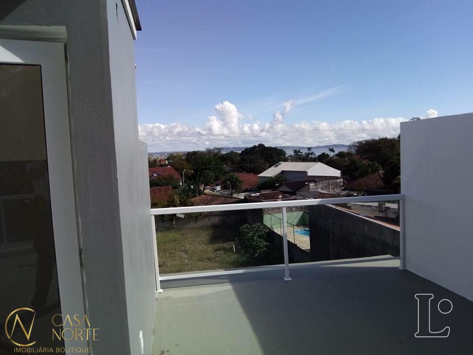 Casa à venda com 3 quartos, 160m², 1 suíte, Rua Jacunda no bairro Guarujá em Porto Alegre