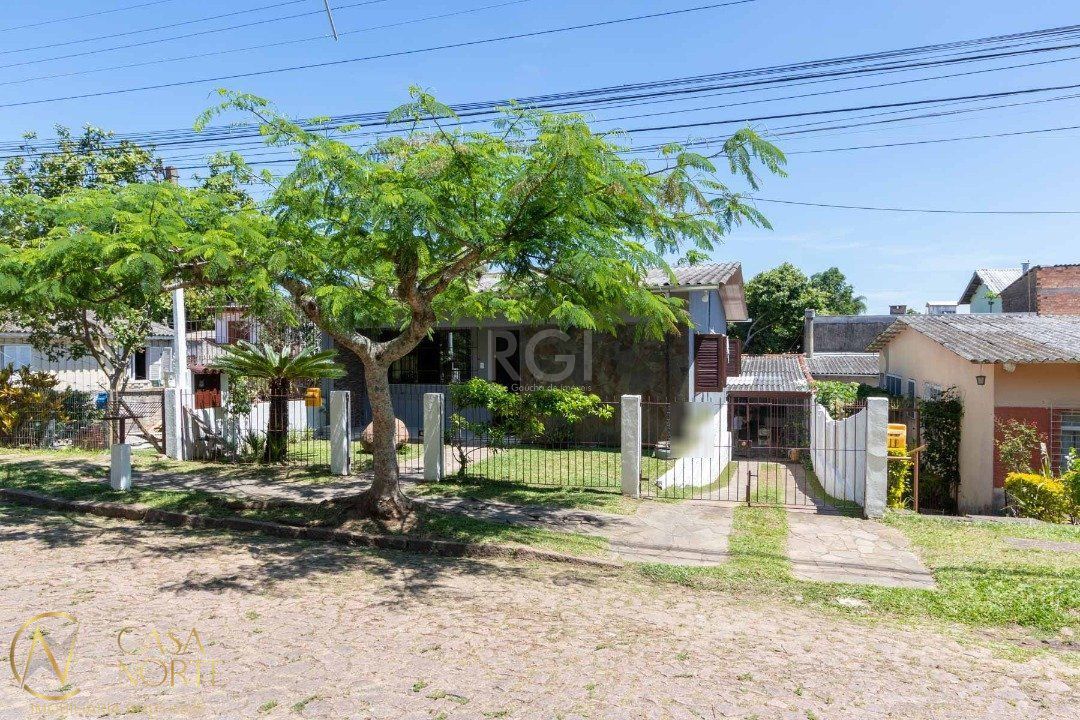Casa à venda com 2 quartos, 110m², 1 suíte, 3 vagas, Rua Antônio Joséphino Perrone no bairro Espírito Santo em Porto Alegre