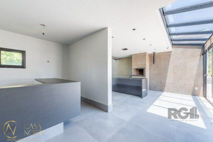 Casa de Condomínio à venda com 3 quartos, 211m², 1 suíte, 2 vagas, Rua Padre João Batista Reus no bairro Vila Conceição em Porto Alegre