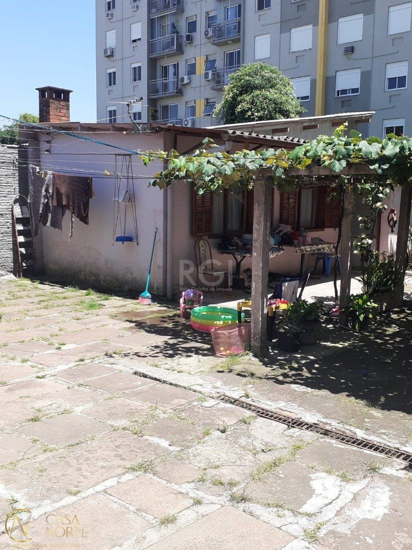 Casa à venda com 2 quartos, 440m², Rua Doutor Barcelos no bairro Tristeza em Porto Alegre