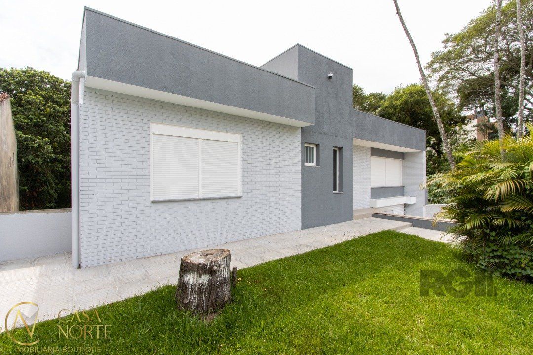 Casa à venda com 3 quartos, 260m², 2 suítes, 4 vagas, Rua Corrêa Lima no bairro Santa Tereza em Porto Alegre