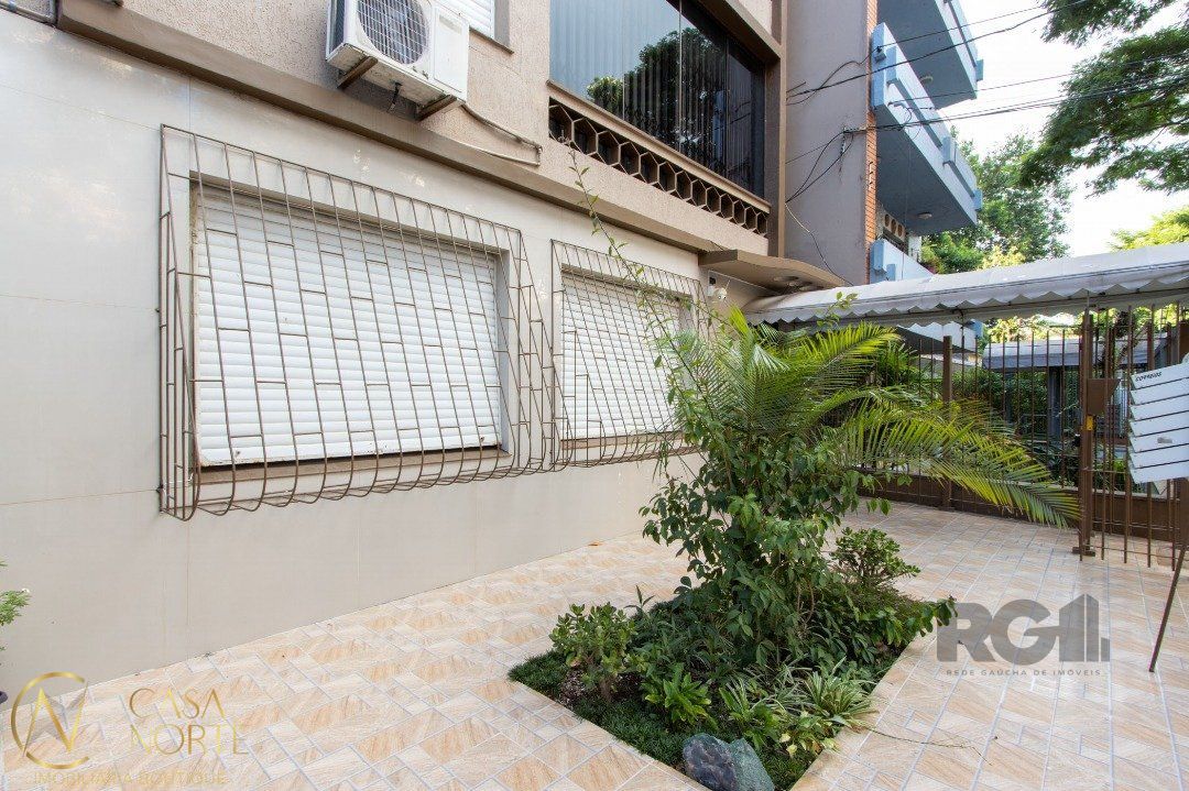 Apartamento à venda com 2 quartos, 64m², Rua Santa Cecilia no bairro Santa Cecília em Porto Alegre