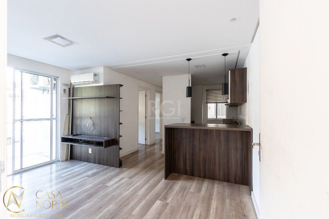 Apartamento à venda com 2 quartos, 50m², 1 vaga, Rua Joaquim de Carvalho no bairro Vila Nova em Porto Alegre
