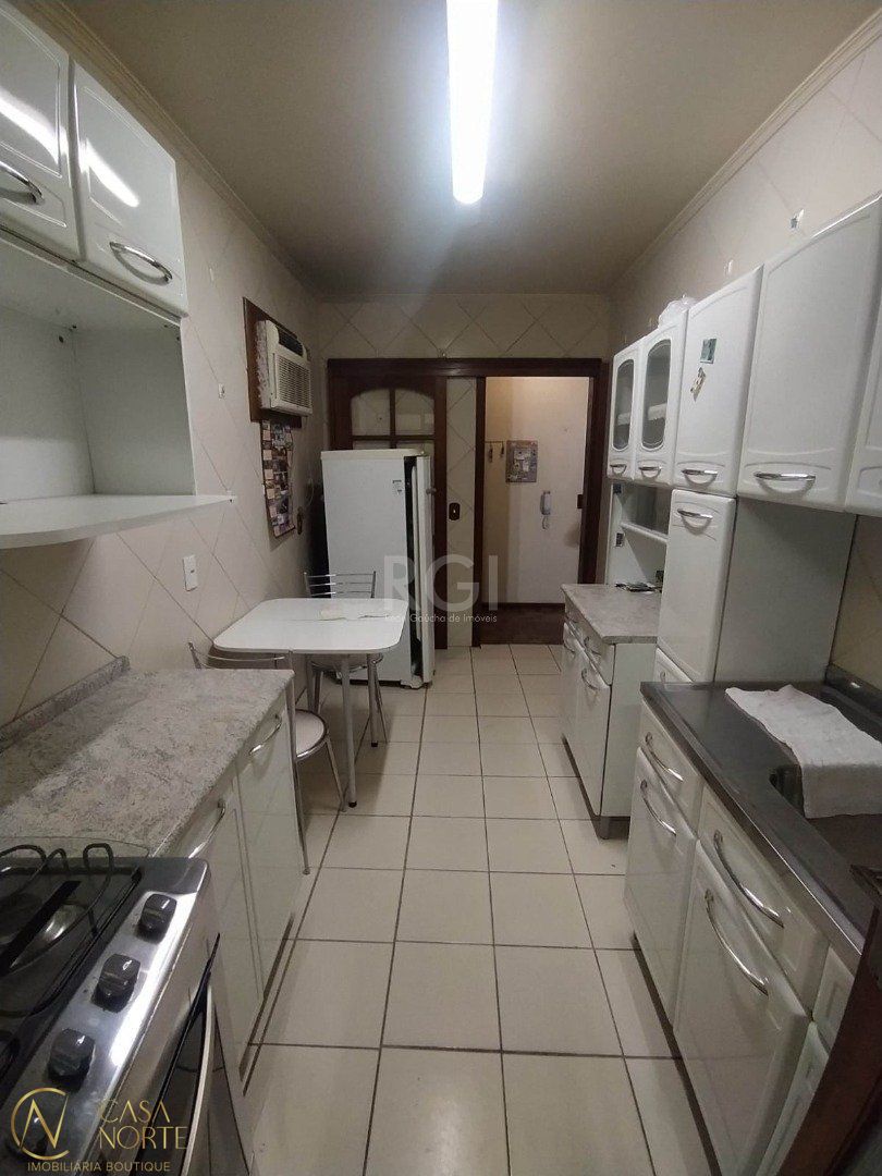 Apartamento à venda com 3 quartos, 99m², 1 vaga, Avenida Pernambuco no bairro Navegantes em Porto Alegre