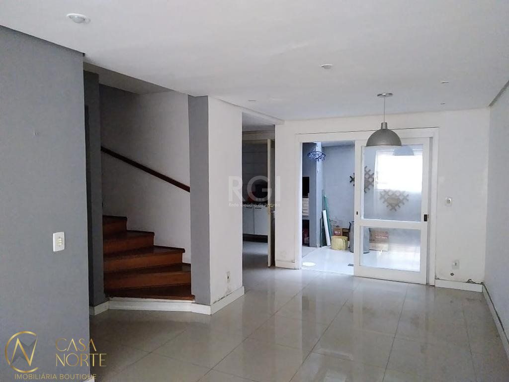 Casa de Condomínio à venda com 3 quartos, 108m², 1 suíte, 2 vagas, Rua Banco Ingles no bairro Santa Tereza em Porto Alegre