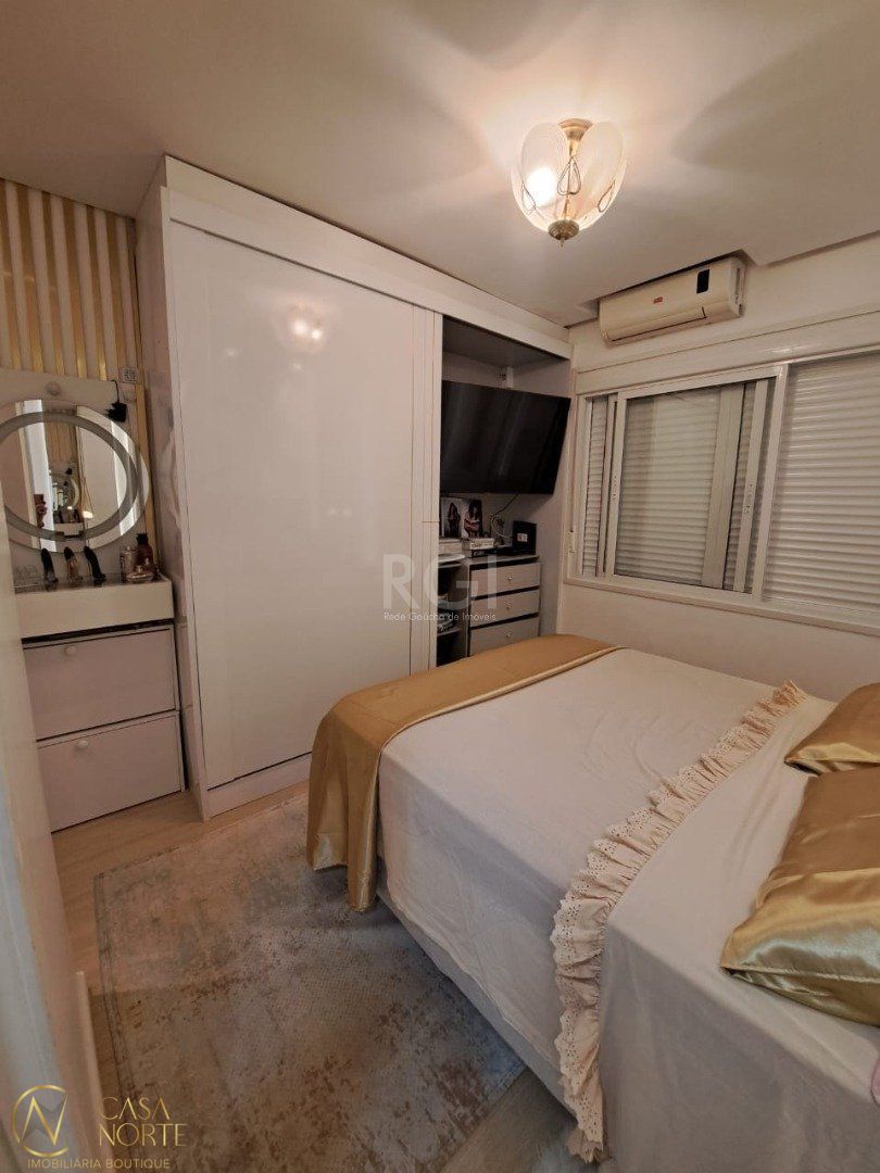 Apartamento à venda com 3 quartos, 83m², 1 suíte, 1 vaga, Rua Dea Coufal no bairro Ipanema em Porto Alegre