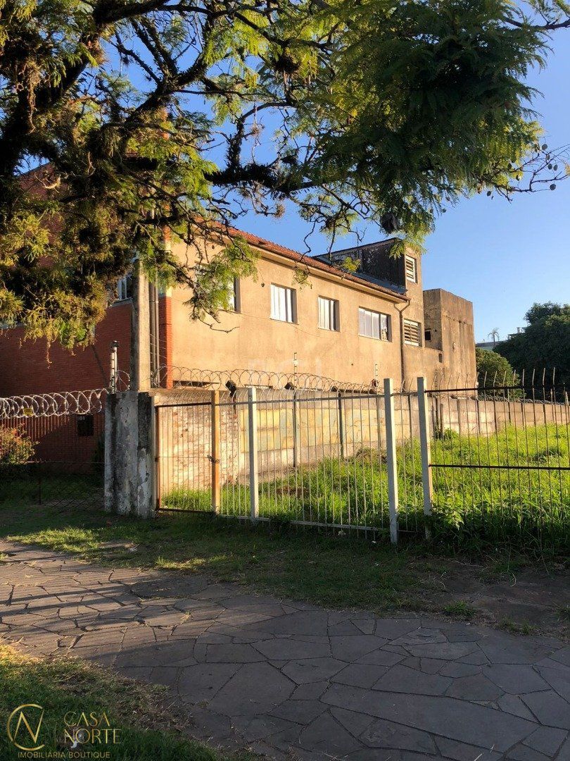 Terreno à venda  com 831m², Rua Coronel Claudino no bairro Cristal em Porto Alegre