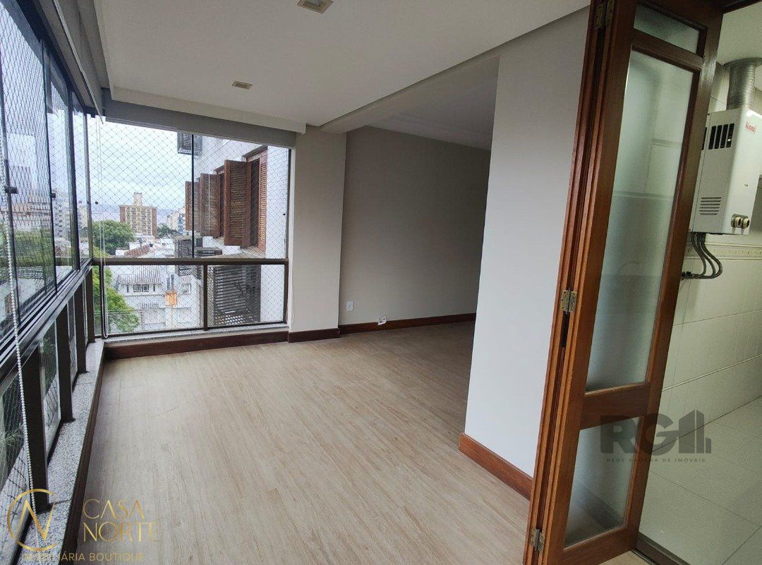 Apartamento à venda com 3 quartos, 95m², 1 suíte, 2 vagas, Rua Doutor Barcelos no bairro Tristeza em Porto Alegre