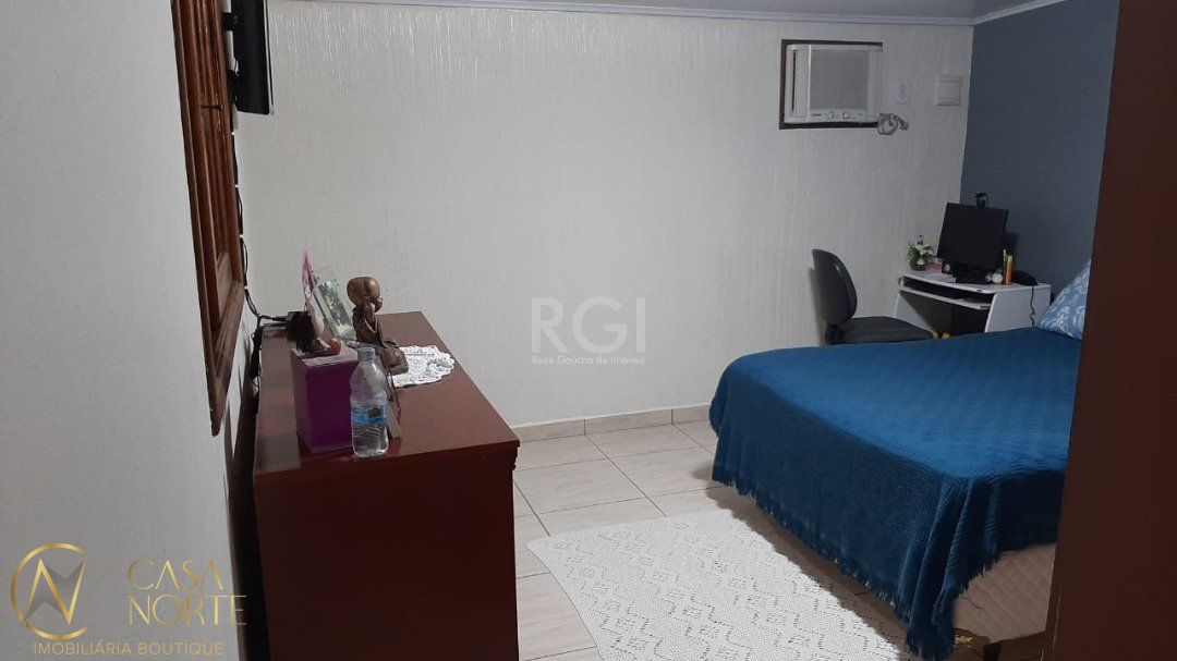 Casa à venda com 2 quartos, 80m², 4 vagas, Rua José Bernardes no bairro Lami em Porto Alegre
