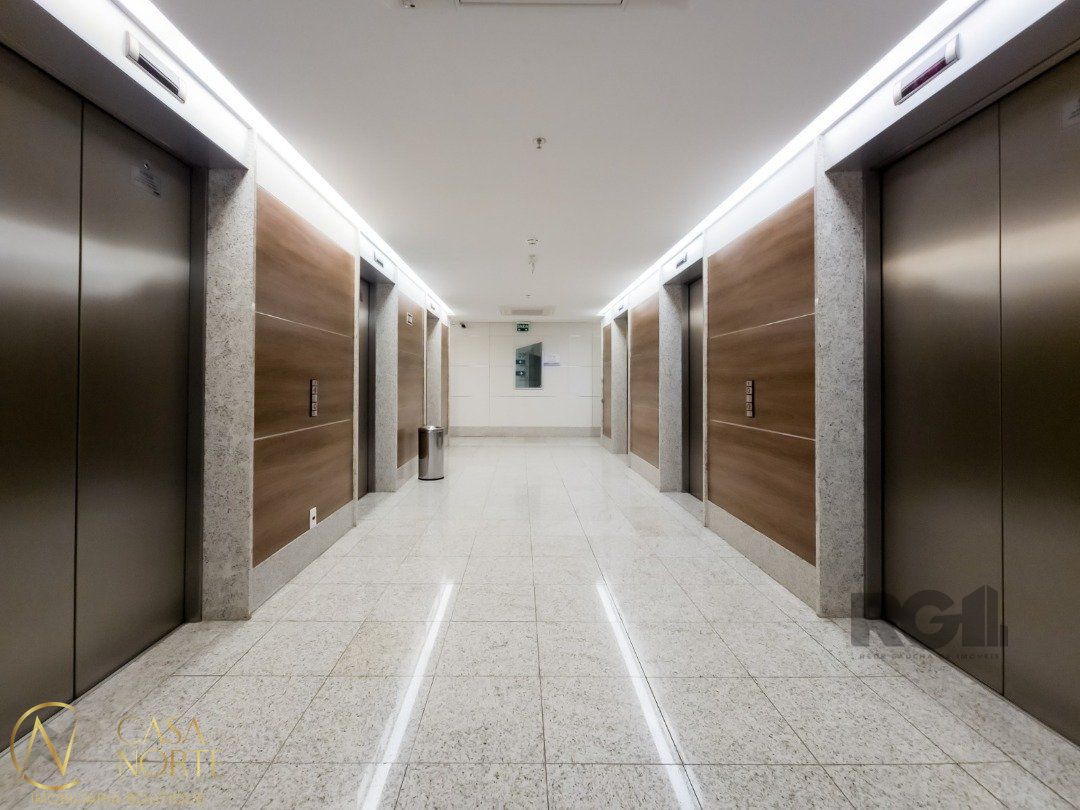 Sala Comercial à venda , 42m², Avenida Diario de Noticias no bairro Cristal em Porto Alegre