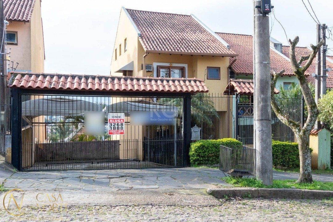 Casa à venda com 3 quartos, 156m², 1 suíte, 3 vagas, Rua dos Caiaguais no bairro Espírito Santo em Porto Alegre