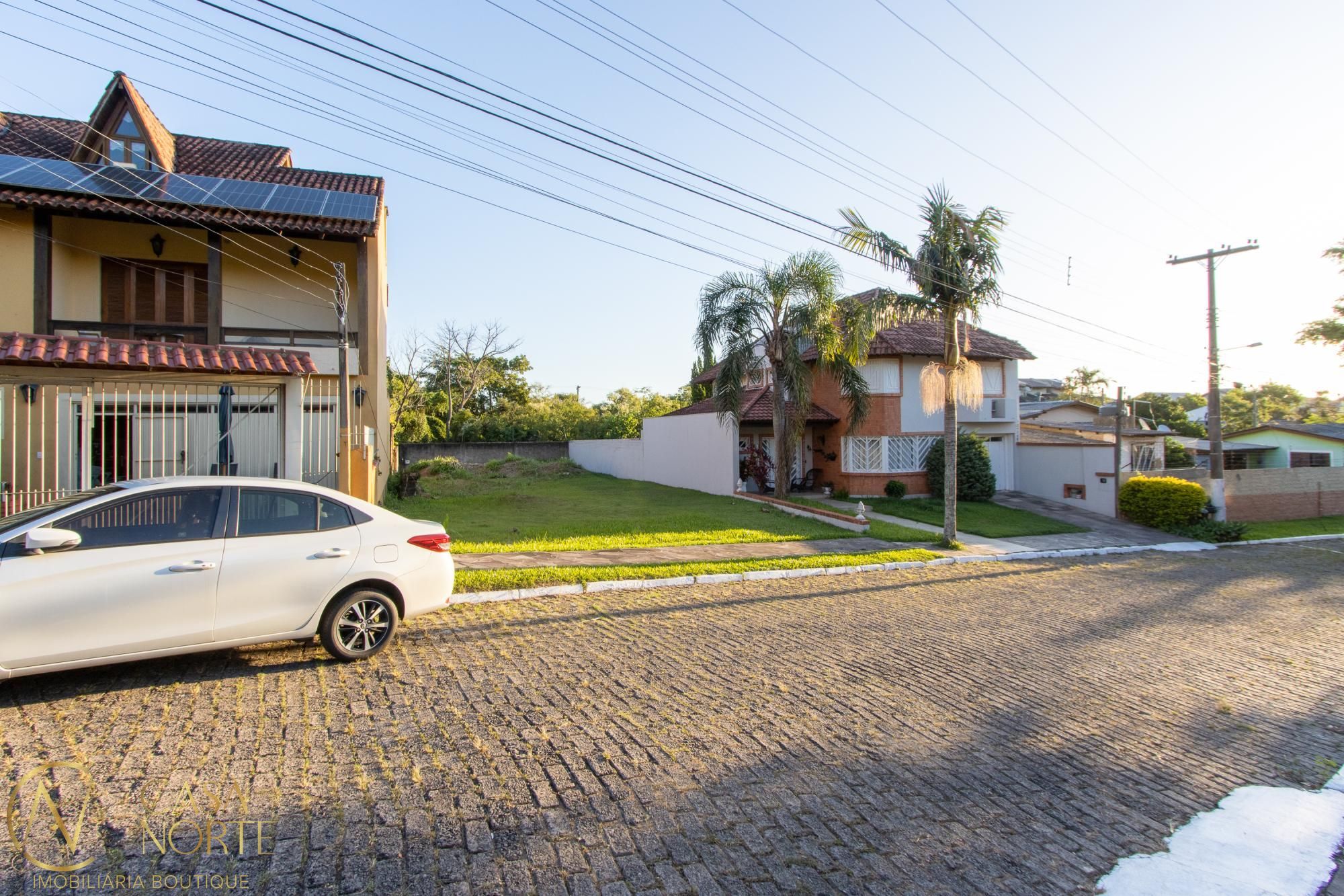 Terreno à venda  com 359m², Rua Professor Antônio José Remião no bairro Espírito Santo em Porto Alegre
