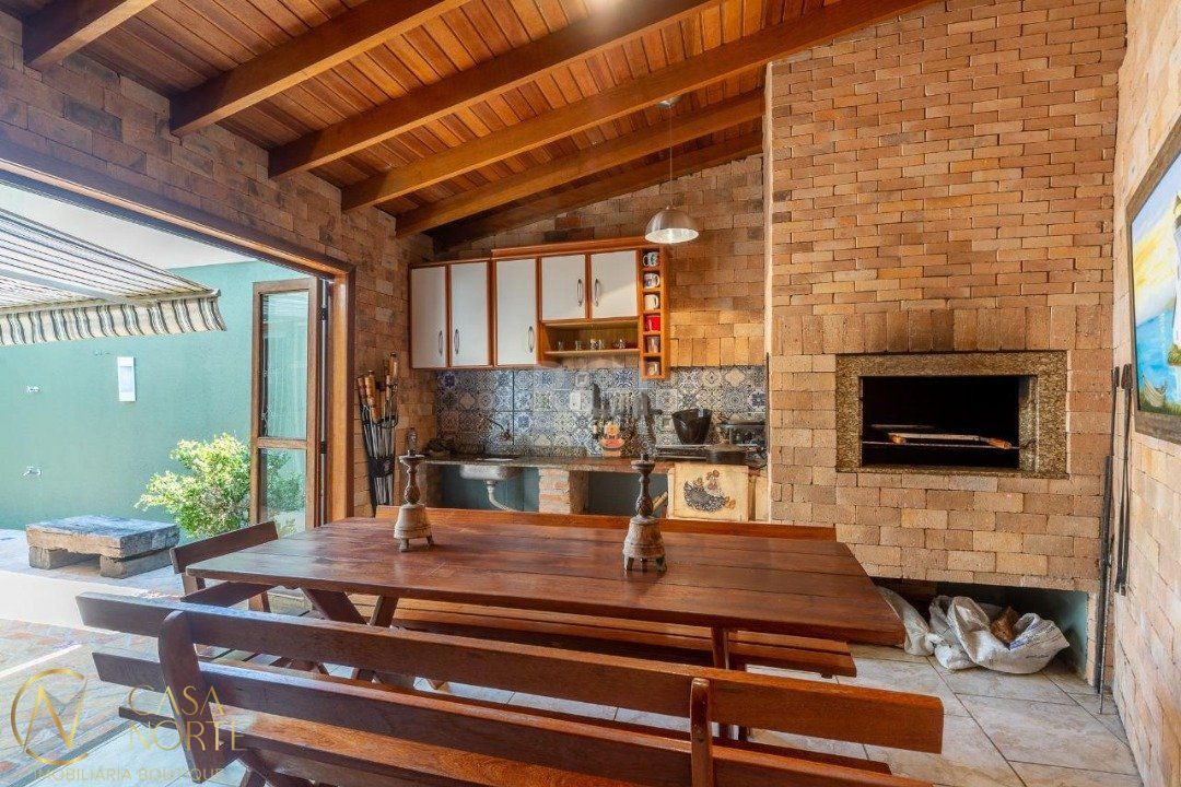 Casa de Condomínio à venda com 3 quartos, 159m², 2 suítes, 1 vaga, Rua Dea Coufal no bairro Ipanema em Porto Alegre
