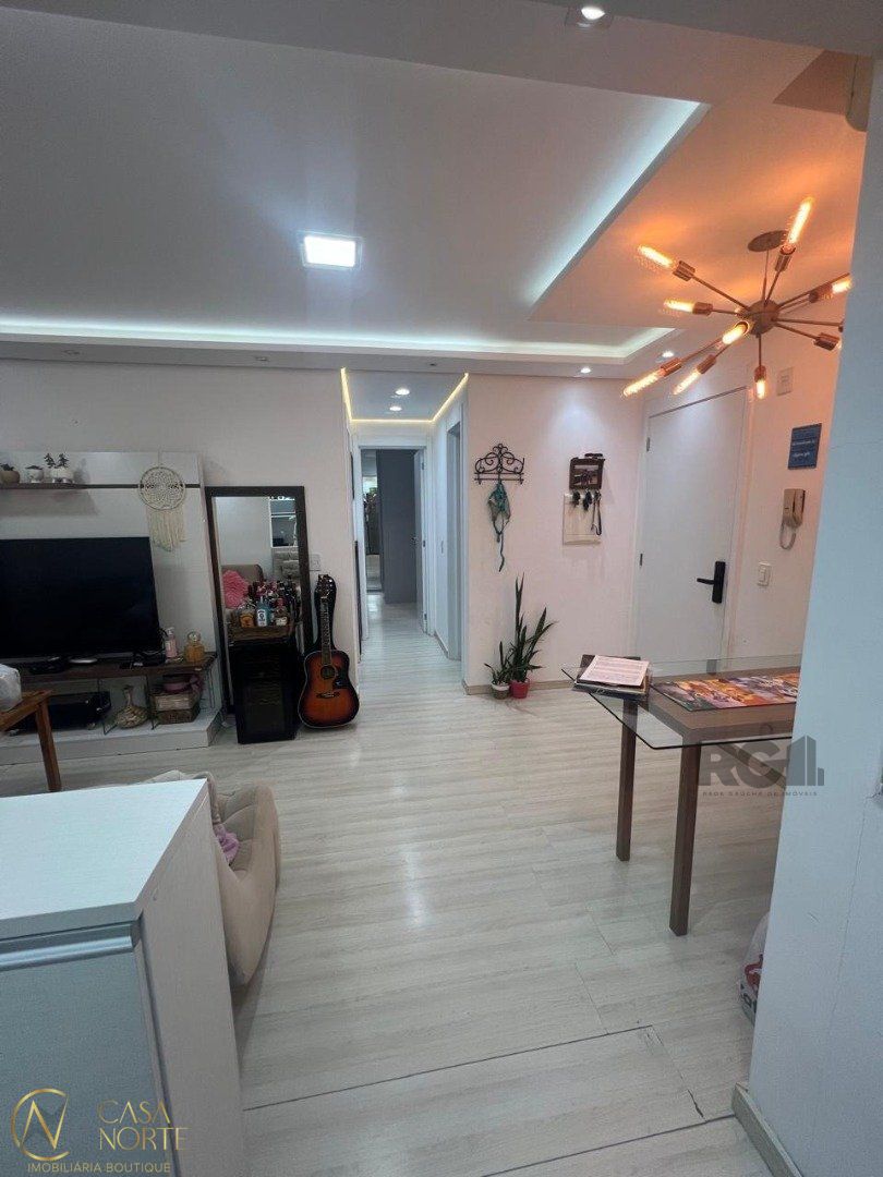 Apartamento à venda com 2 quartos, 57m², 1 suíte, 1 vaga, Rua Walton Pontes Carpes no bairro Vila Nova em Porto Alegre