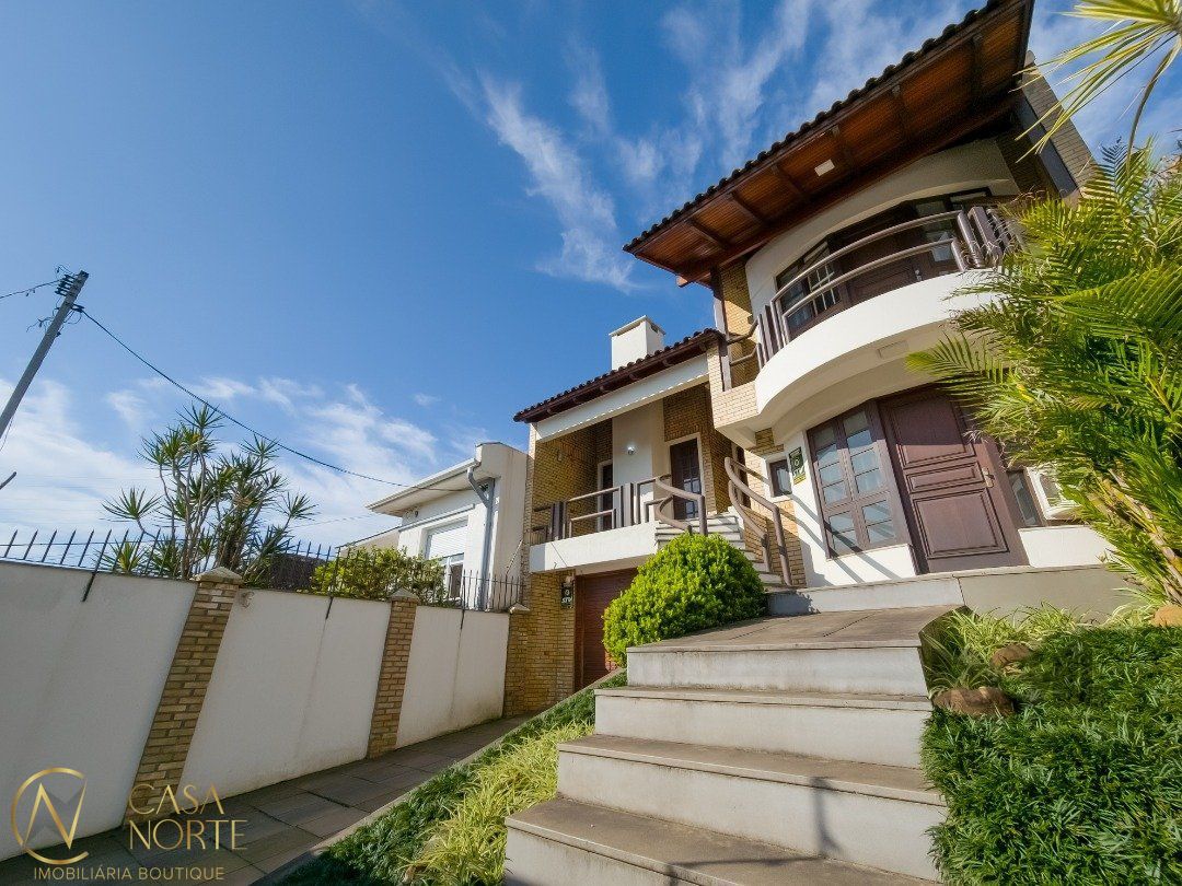 Casa à venda com 4 quartos, 260m², 2 suítes, 3 vagas, Rua Campos Elíseos no bairro Glória em Porto Alegre