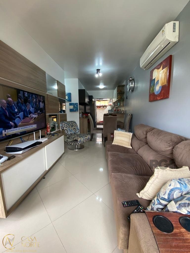 Casa de Condomínio à venda com 2 quartos, 52m², 2 vagas, Rua Embira no bairro Hípica em Porto Alegre