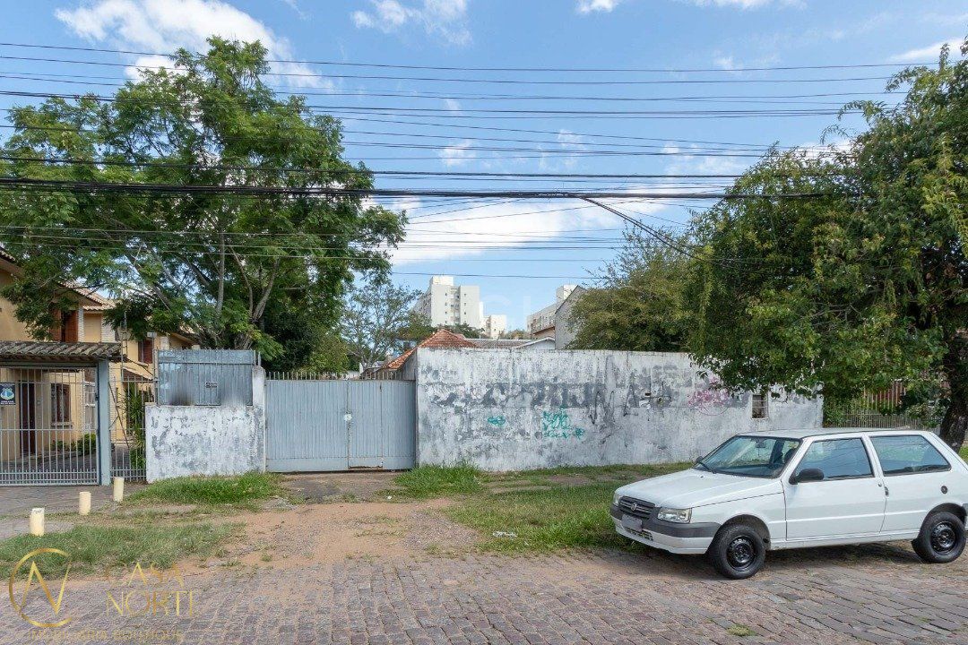 Terreno à venda  com 1925m², Rua Doutor Barcelos no bairro Tristeza em Porto Alegre