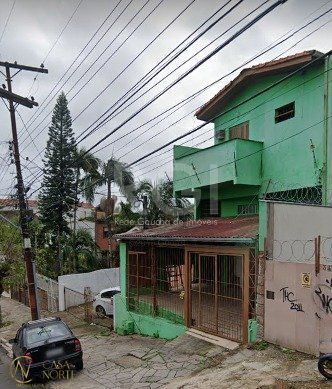 Casa à venda com 3 quartos, 360m², 1 vaga, Rua Oscar Schneider no bairro Medianeira em Porto Alegre