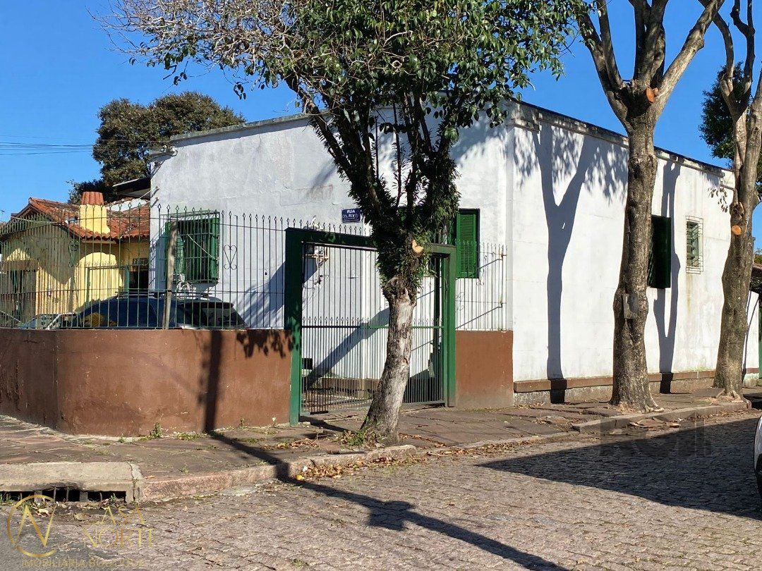 Casa à venda com 3 quartos, 100m², 1 vaga, Rua Coronel Neves no bairro Medianeira em Porto Alegre