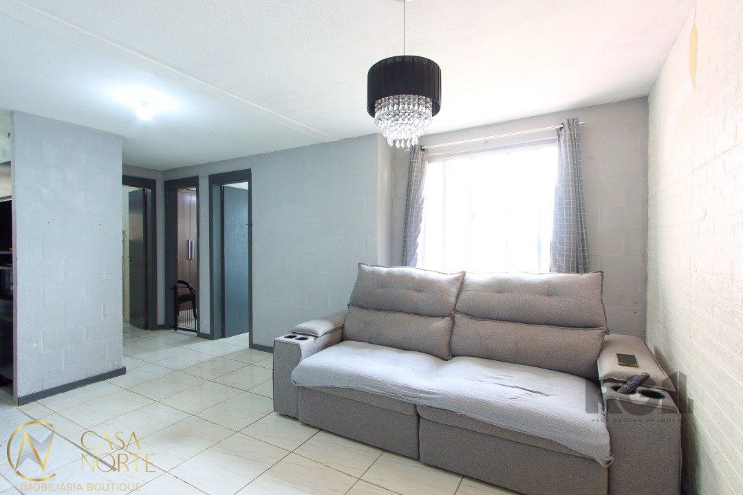 Apartamento à venda com 2 quartos, 43m², 1 vaga, Rua Império no bairro Vila Nova em Porto Alegre