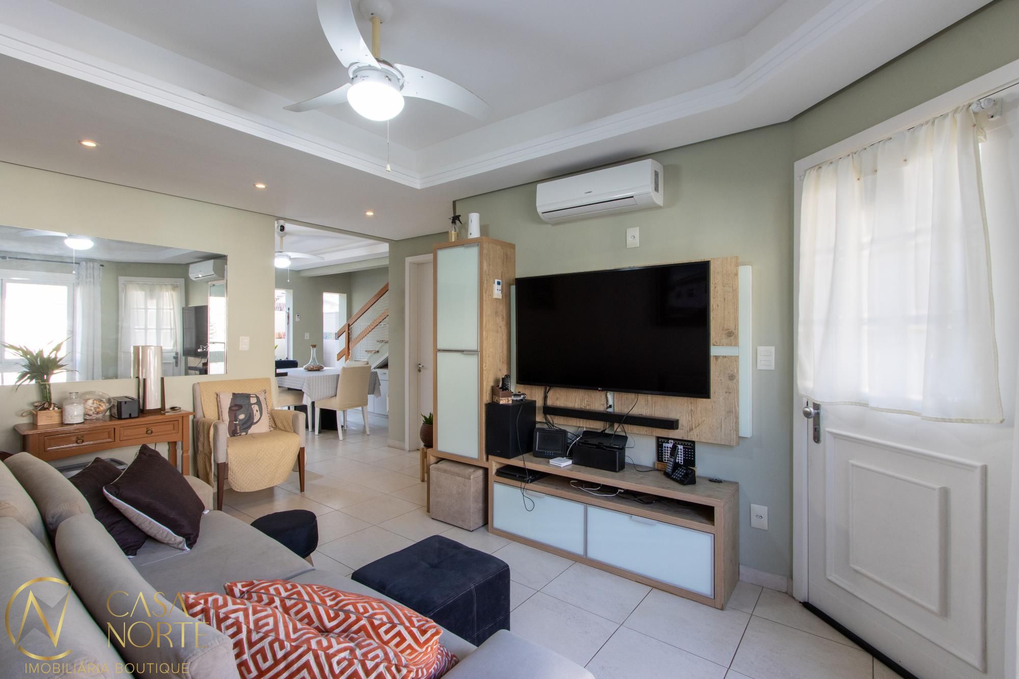 Casa de Condomínio à venda com 3 quartos, 122m², 1 suíte, 2 vagas, Rua Costa Lima no bairro Nonoai em Porto Alegre