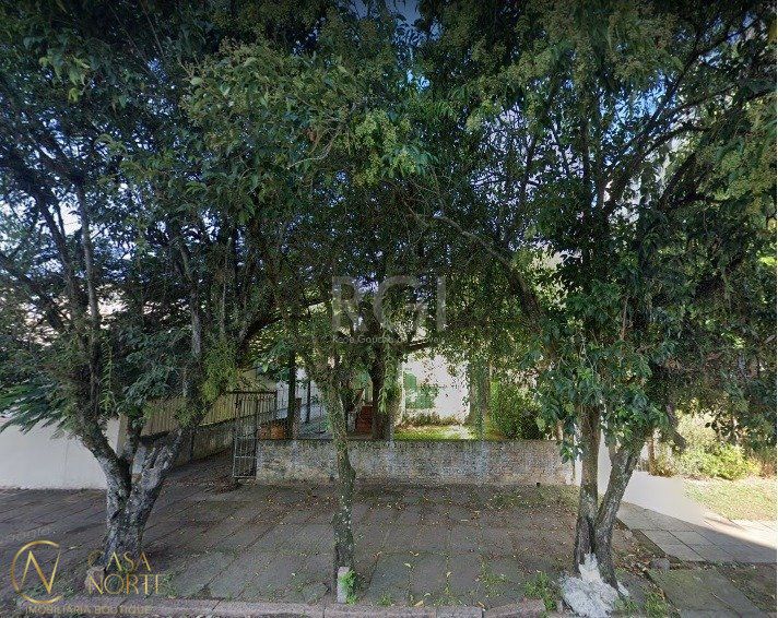 Terreno à venda  com 440m², Rua Doutor Pereira Neto no bairro Tristeza em Porto Alegre