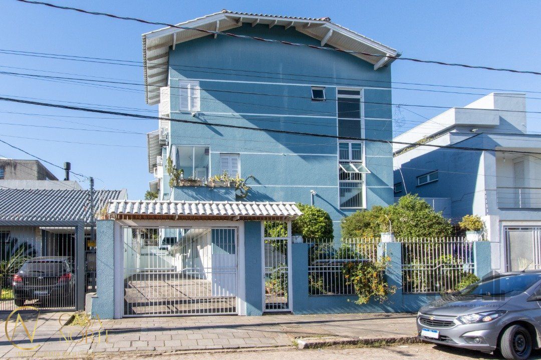 Casa de Condomínio à venda com 3 quartos, 159m², 1 suíte, 2 vagas, Rua Gaurama no bairro Cavalhada em Porto Alegre