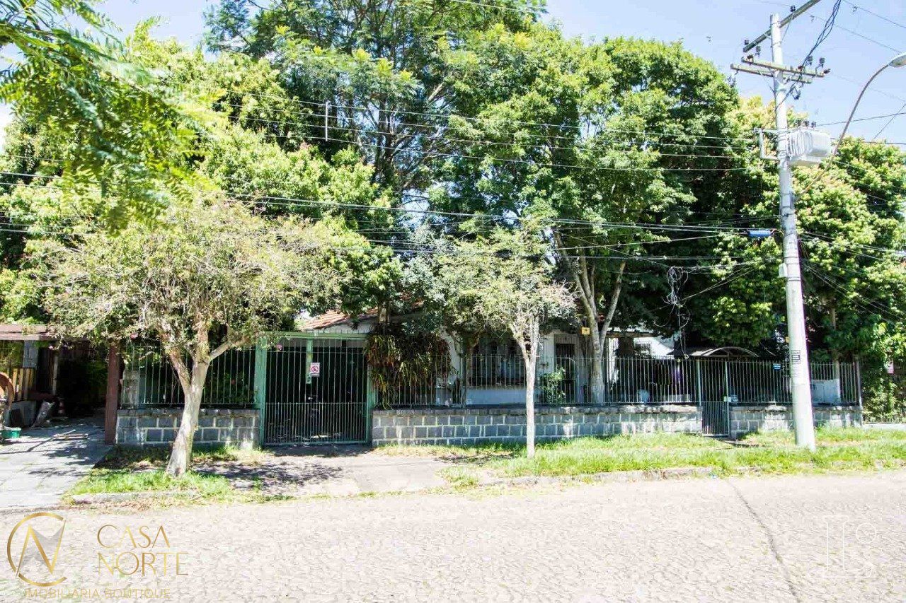 Terreno à venda  com 561m², Rua Chavantes no bairro Vila Assunção em Porto Alegre
