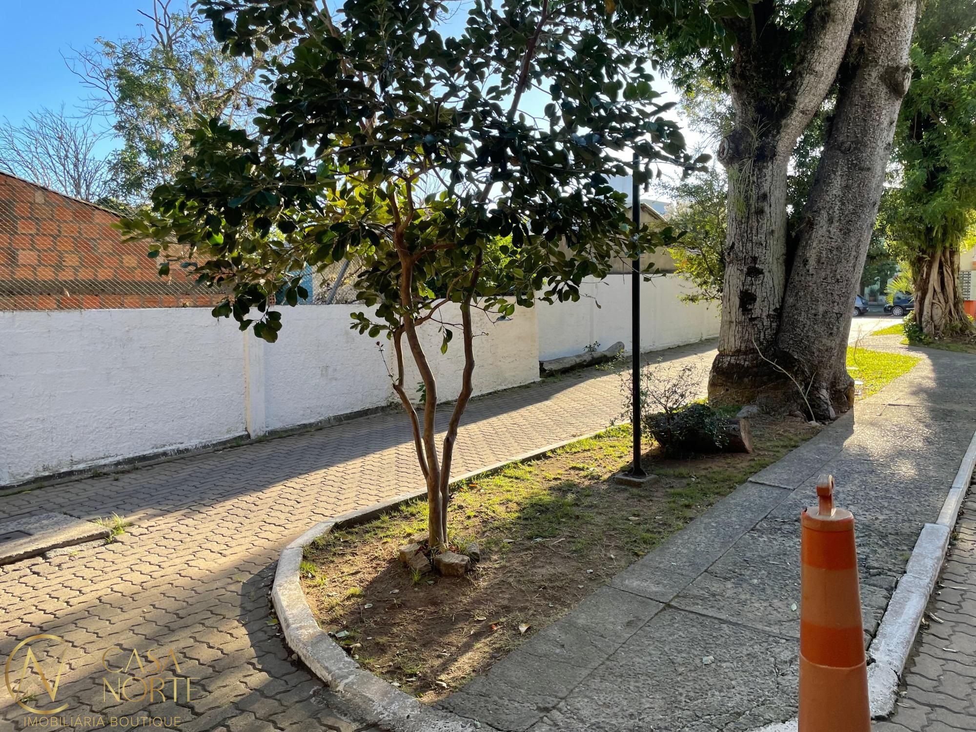 Apartamento à venda com 2 quartos, 43m², 1 vaga, Travessa Escobar no bairro Camaquã em Porto Alegre