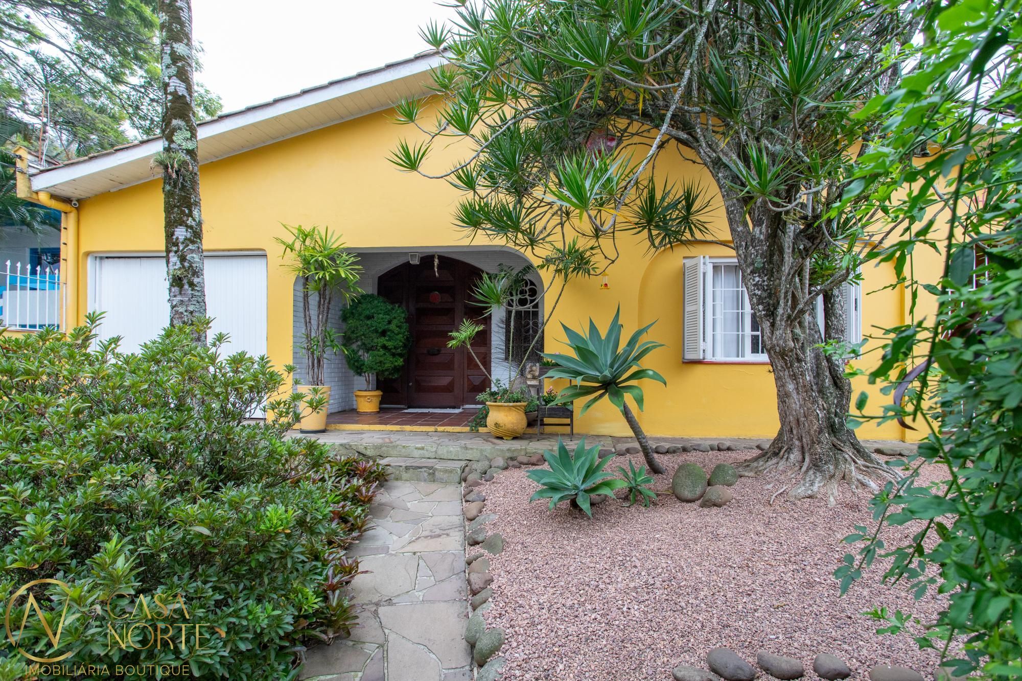 Casa à venda com 5 quartos, 183m², 1 suíte, 3 vagas, Avenida Pereira Passos no bairro Vila Assunção em Porto Alegre