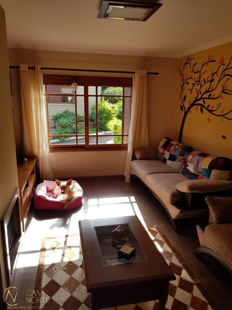 Casa de Condomínio à venda com 3 quartos, 189m², 1 suíte, 2 vagas, Avenida Vicente Monteggia no bairro Cavalhada em Porto Alegre
