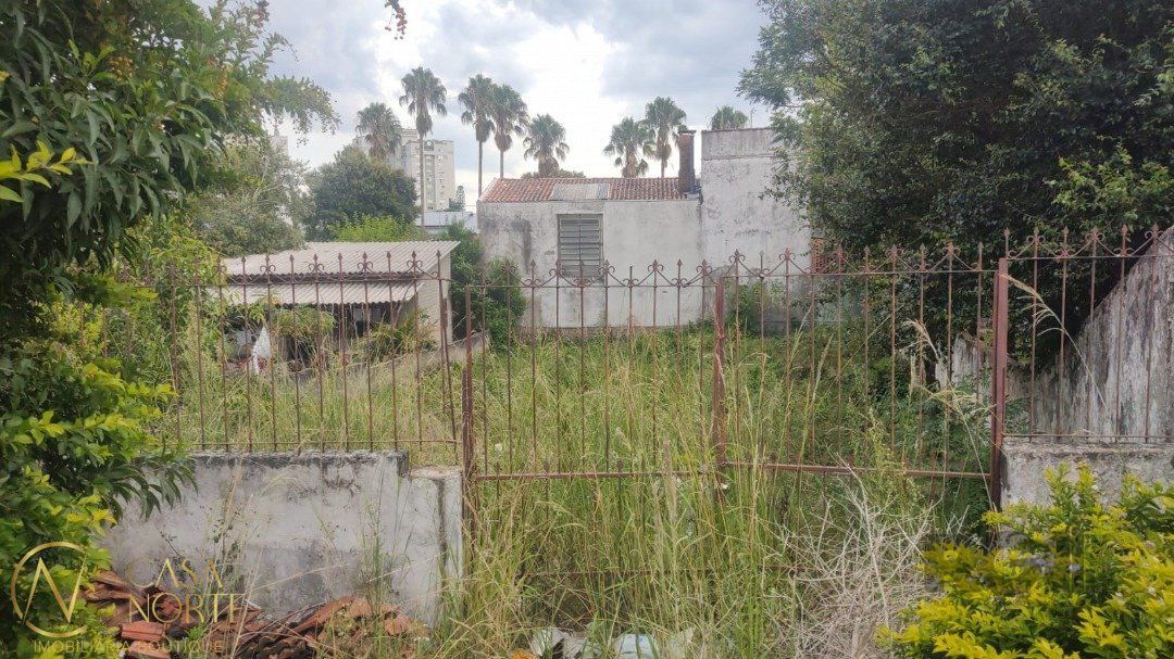 Terreno à venda  com 314m², Avenida Paulo Pontes no bairro Cavalhada em Porto Alegre