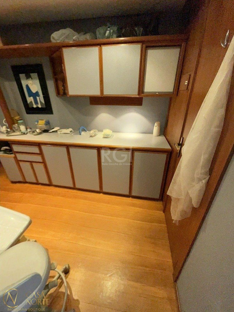 Sala Comercial à venda , 42m², Rua Mostardeiro no bairro Moinhos de Vento em Porto Alegre