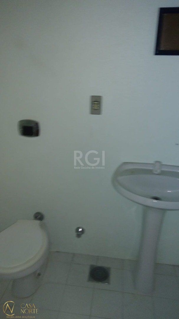 Sala Comercial à venda , 52m², Travessa Pedro Modesto Rampi no bairro Azenha em Porto Alegre