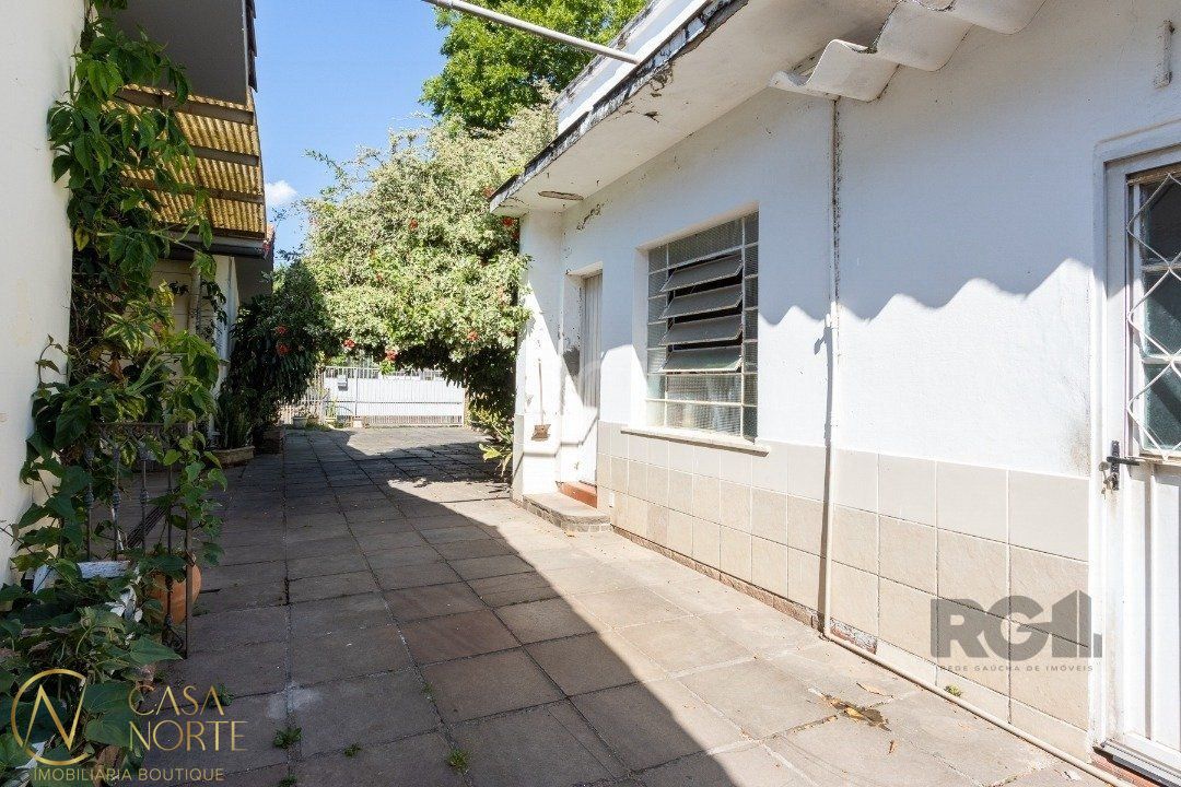 Casa Comercial à venda , 200m², Rua Landel de Moura no bairro Tristeza em Porto Alegre