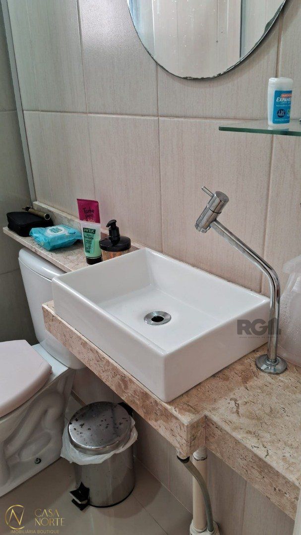 Apartamento à venda com 2 quartos, 42m², 1 vaga, Rua Percio Freitas Maestri no bairro Ipanema em Porto Alegre