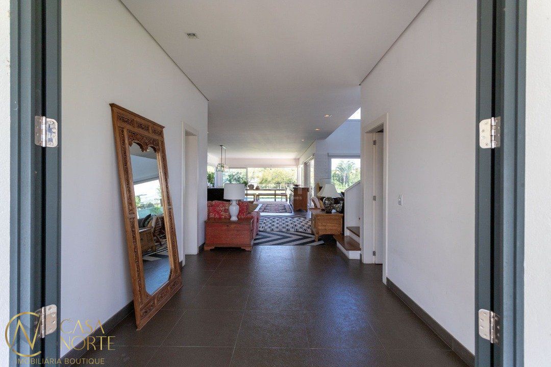 Casa de Condomínio à venda com 5 quartos, 403m², 5 suítes, 2 vagas, Avenida Juca Batista no bairro Belém Novo em Porto Alegre