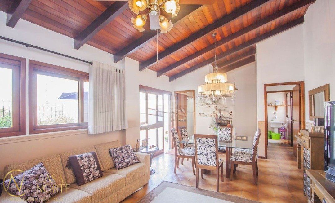 Cobertura à venda com 3 quartos, 223m², 1 suíte, 2 vagas, Rua Santa Cecilia no bairro Santa Cecília em Porto Alegre