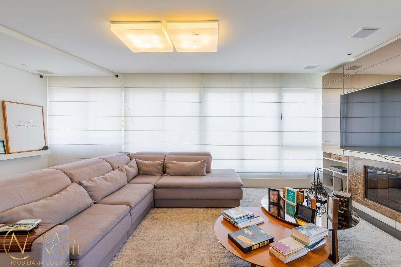 Apartamento à venda com 3 quartos, 140m², 1 suíte, 2 vagas, Avenida Luiz Manoel Gonzaga no bairro Três Figueiras em Porto Alegre