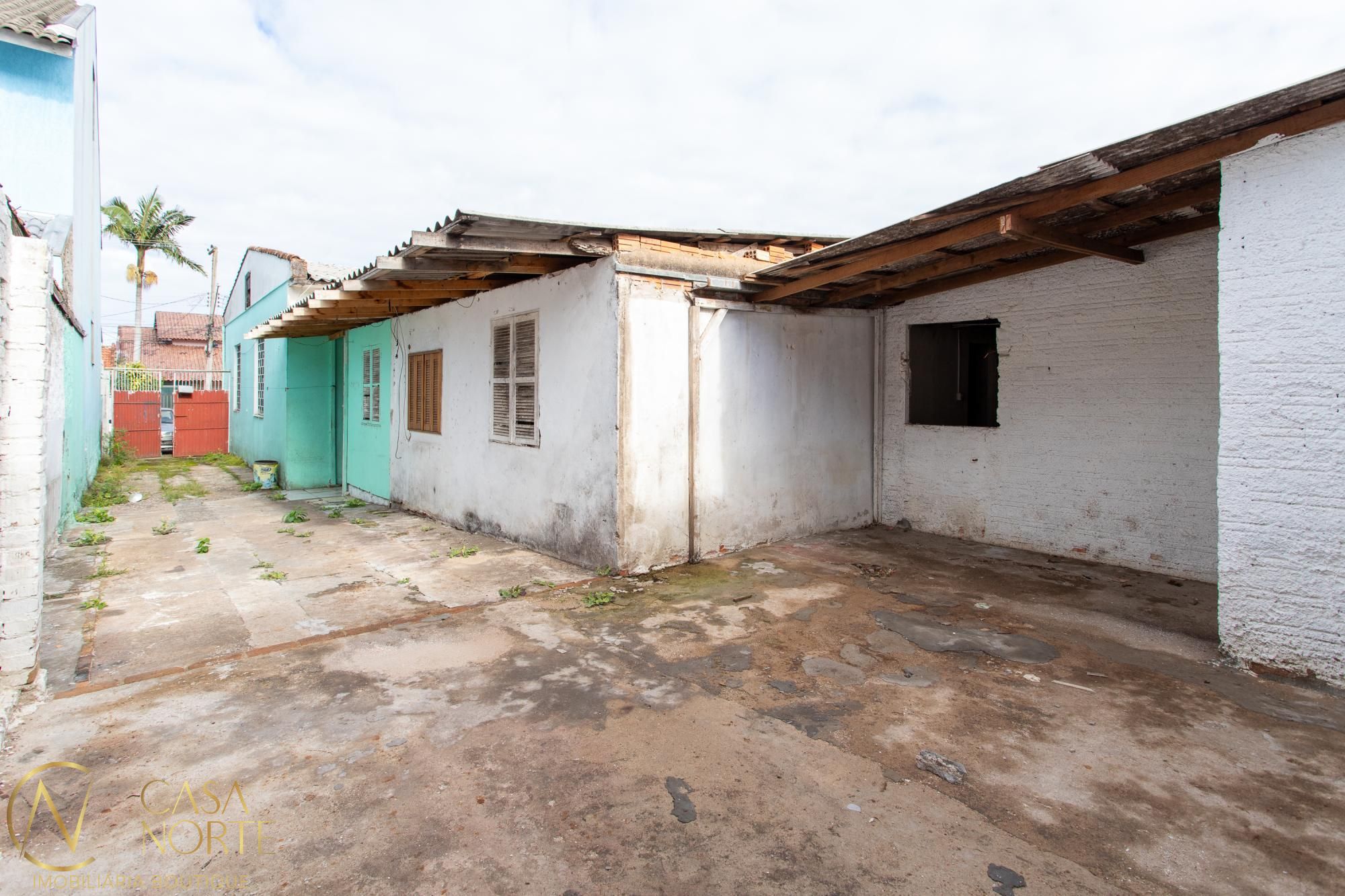 Casa à venda com 2 quartos, 65m², 2 vagas, Rua Fábio de Barros no bairro Nonoai em Porto Alegre