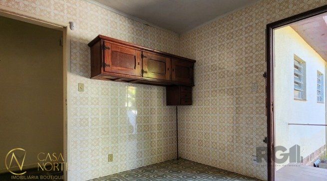Casa à venda com 4 quartos, 160m², 1 suíte, 3 vagas, Rua Miguel Couto no bairro Menino Deus em Porto Alegre