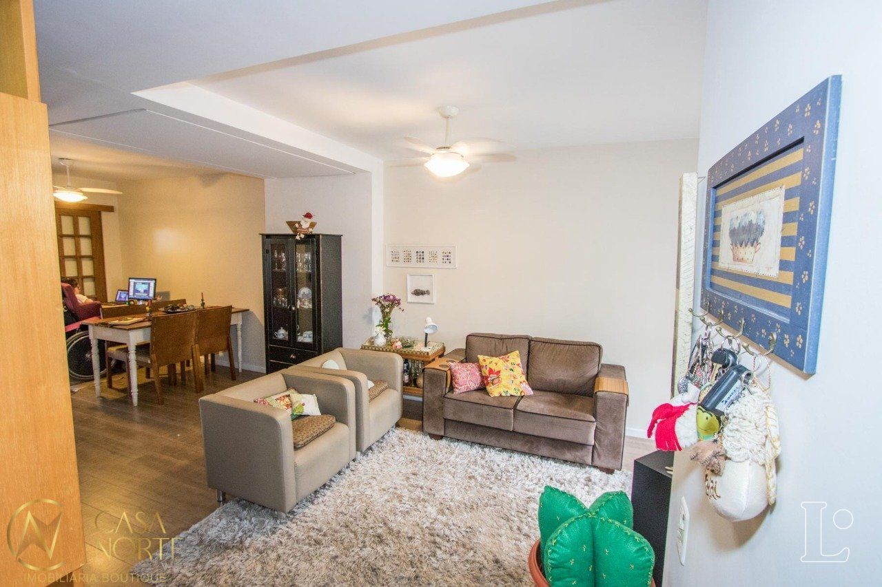 Casa de Condomínio à venda com 4 quartos, 117m², 1 suíte, 2 vagas, Avenida da Cavalhada no bairro Cavalhada em Porto Alegre