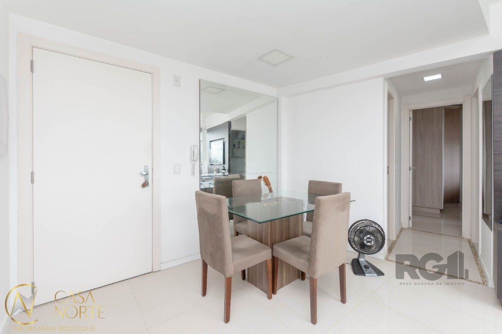 Apartamento à venda com 2 quartos, 53m², 1 suíte, 1 vaga, Avenida Florianópolis no bairro Azenha em Porto Alegre