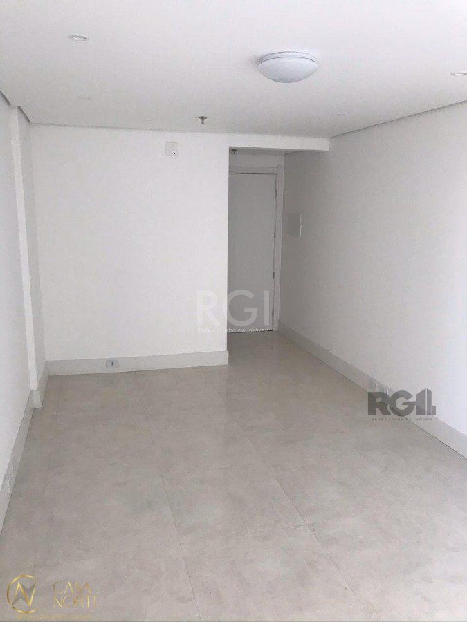 Sala Comercial à venda , 25m², Avenida Assis Brasil no bairro Cristo Redentor em Porto Alegre