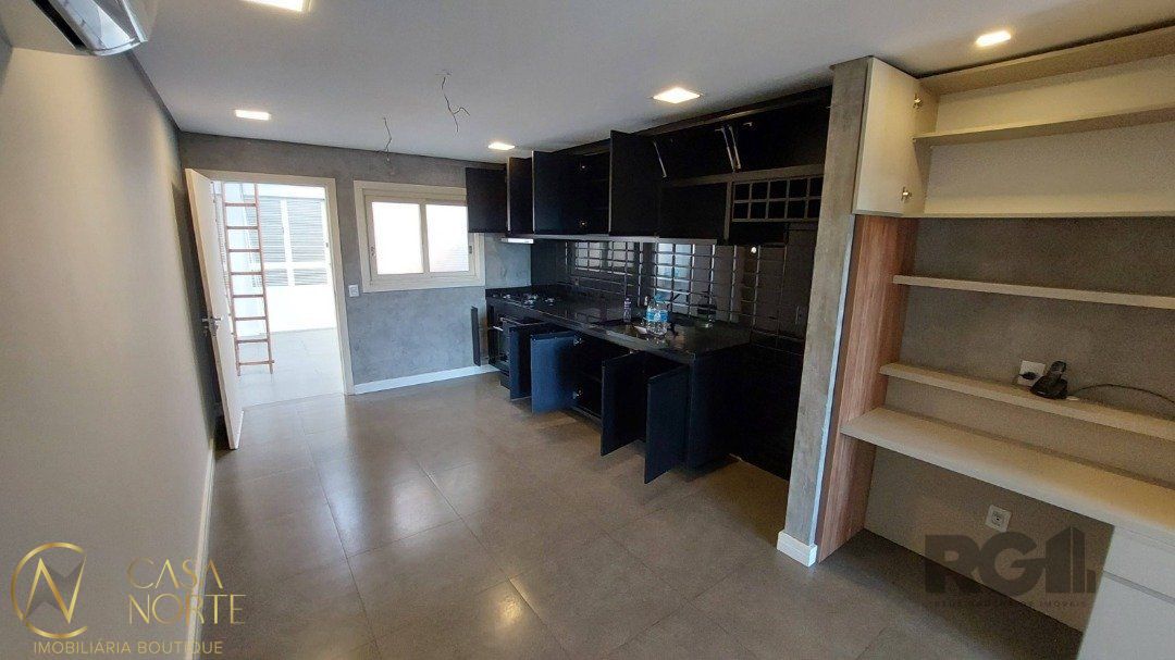 Casa à venda com 2 quartos, 109m², 2 vagas, Rua General Rondon no bairro Tristeza em Porto Alegre