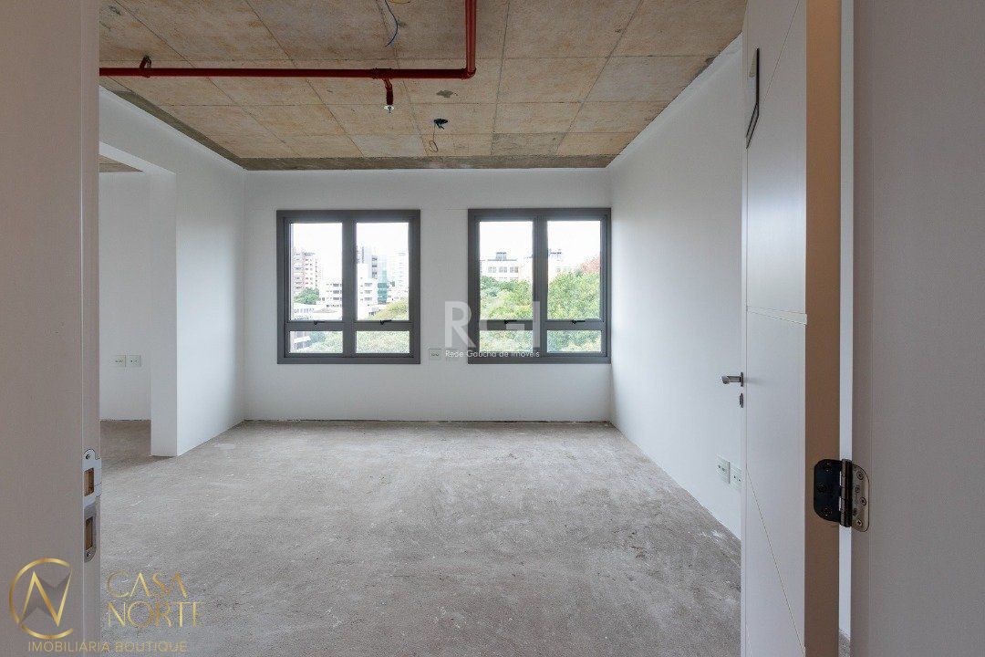 Sala Comercial à venda , 104m², Avenida Mariland no bairro São João em Porto Alegre