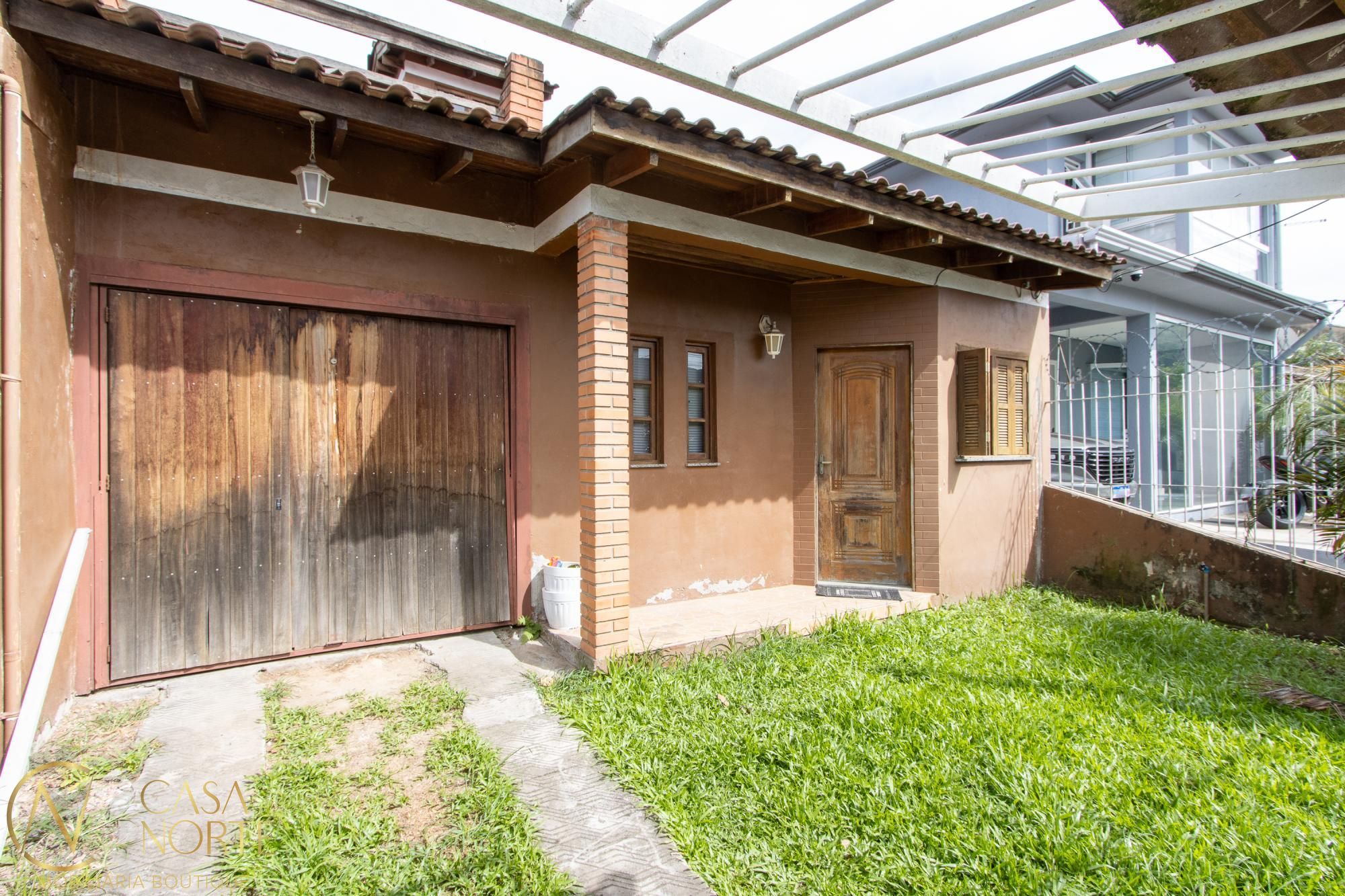 Casa à venda com 4 quartos, 215m², 3 vagas, Rua Jacob Edgar Horn no bairro Vila Nova em Porto Alegre